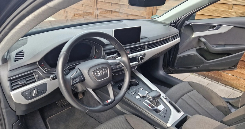 Audi A4 cena 79827 przebieg: 166000, rok produkcji 2019 z Nieszawa małe 667